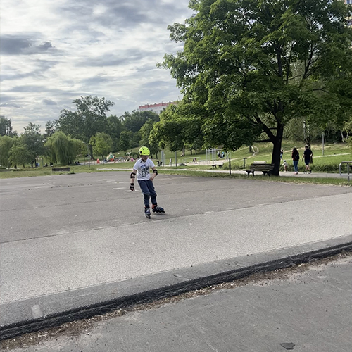 miejsce do nauki jazdy na rolkach w Olsztynie - Plac w Parku Kusocińskiego